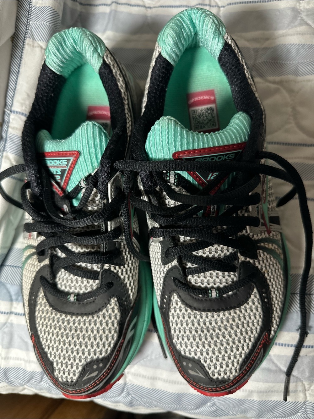 Brooks Women’s Sneakers — Teal and Black - Picture 10 of 11